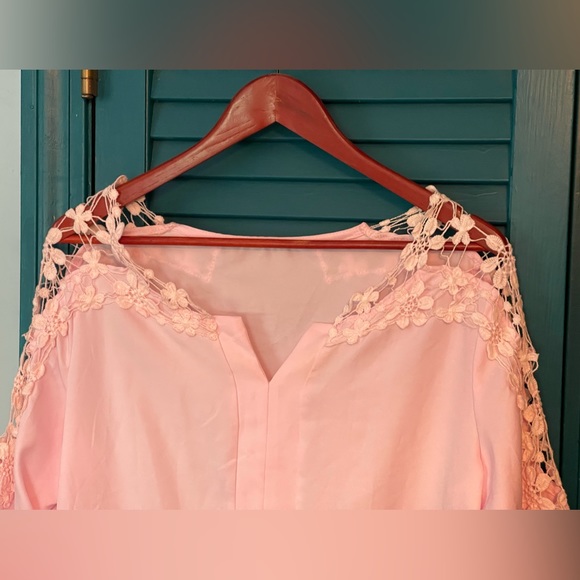 Pink lacy blouse - Picture 3 of 4